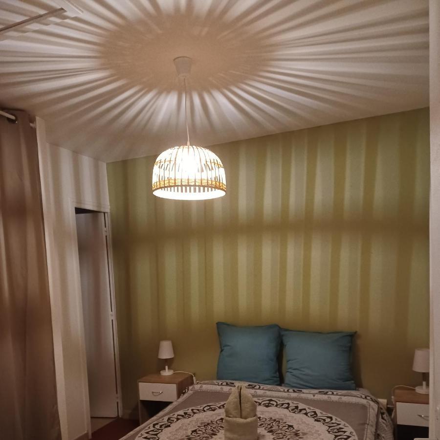 Jolie Petite Maison Idealement Situee อาร์ลส์ ภายนอก รูปภาพ