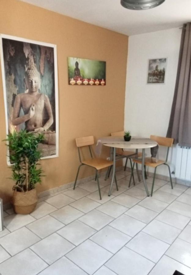 Jolie Petite Maison Idealement Situee อาร์ลส์ ภายนอก รูปภาพ