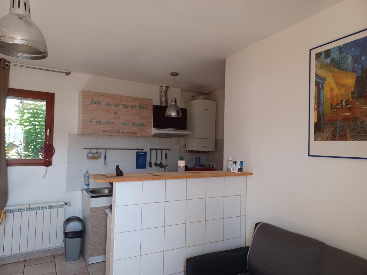 Jolie Petite Maison Idealement Situee อาร์ลส์ ภายนอก รูปภาพ
